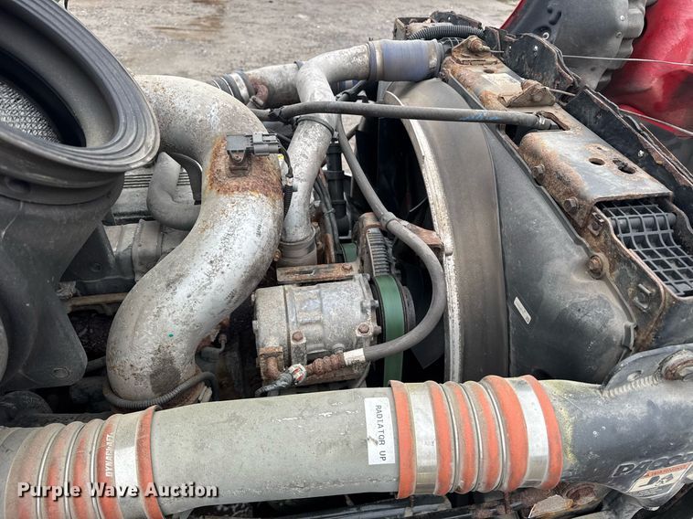 image for item DW1948 2016 Kenworth T370 truck cab and chassis