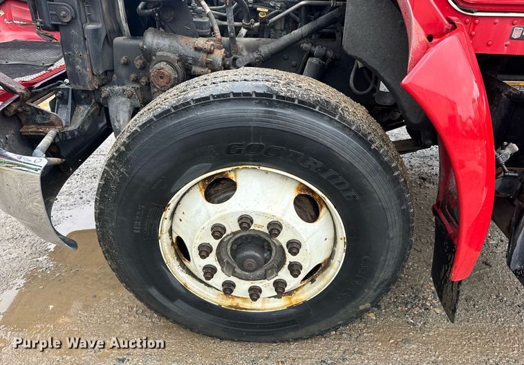 image for item DW1948 2016 Kenworth T370 truck cab and chassis