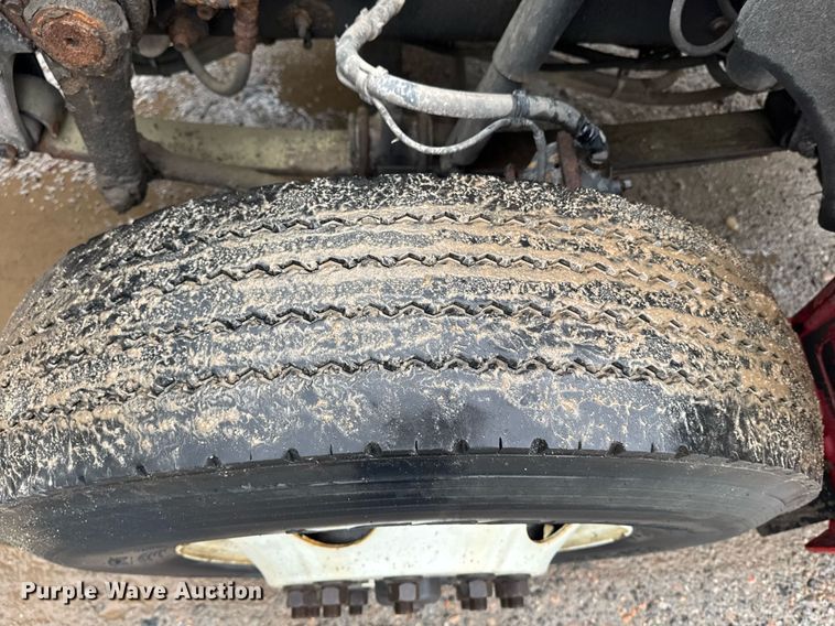 image for item DW1948 2016 Kenworth T370 truck cab and chassis