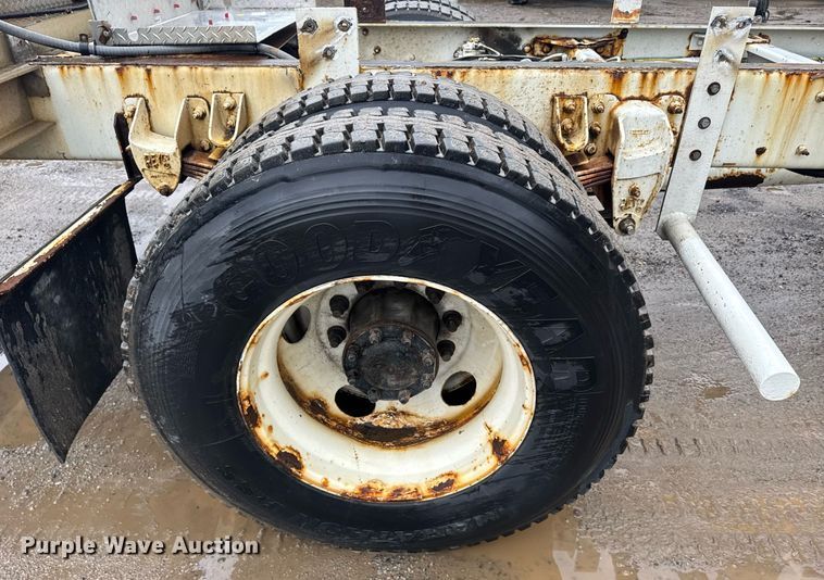 image for item DW1948 2016 Kenworth T370 truck cab and chassis