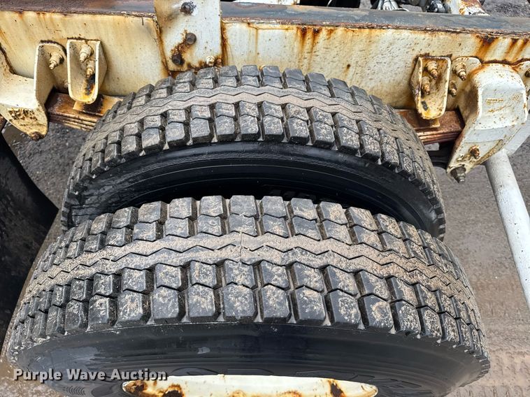 image for item DW1948 2016 Kenworth T370 truck cab and chassis