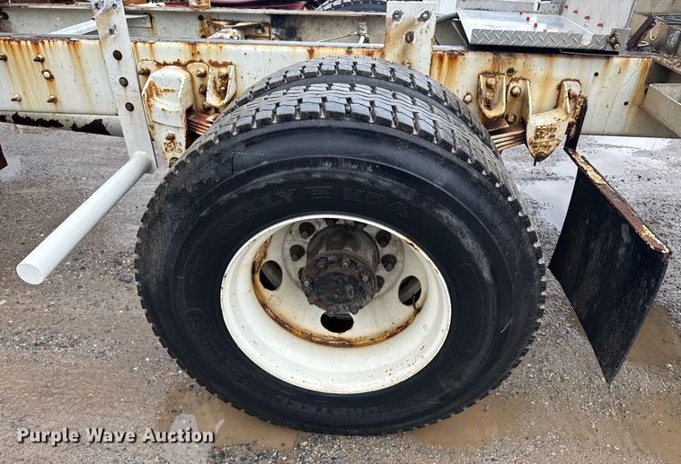 image for item DW1948 2016 Kenworth T370 truck cab and chassis