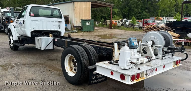 image for item DW1949 2006 Ford F750 Super Duty truck cab and chassis