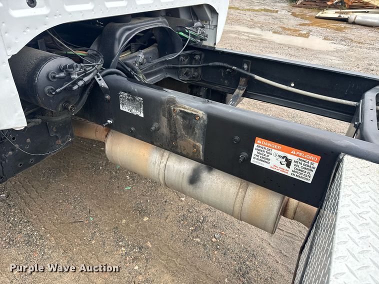 image for item DW1949 2006 Ford F750 Super Duty truck cab and chassis