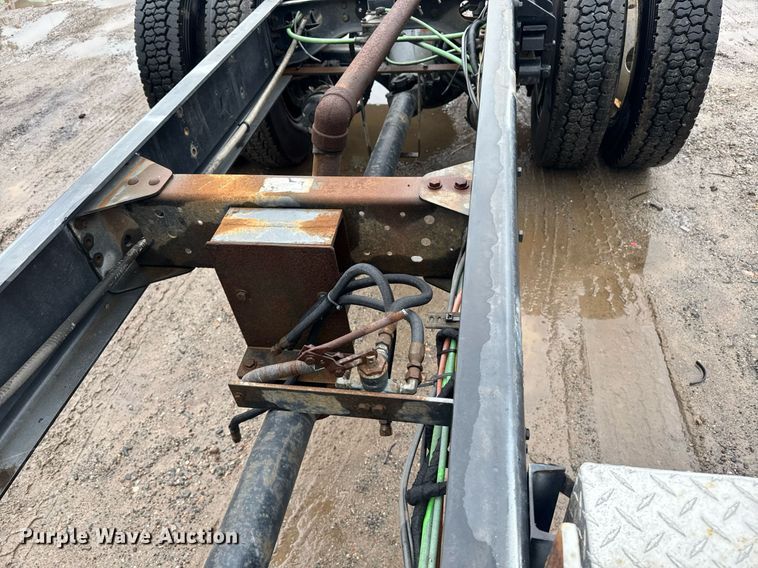 image for item DW1949 2006 Ford F750 Super Duty truck cab and chassis