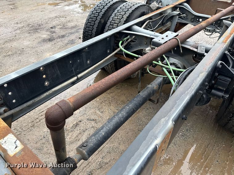 image for item DW1949 2006 Ford F750 Super Duty truck cab and chassis