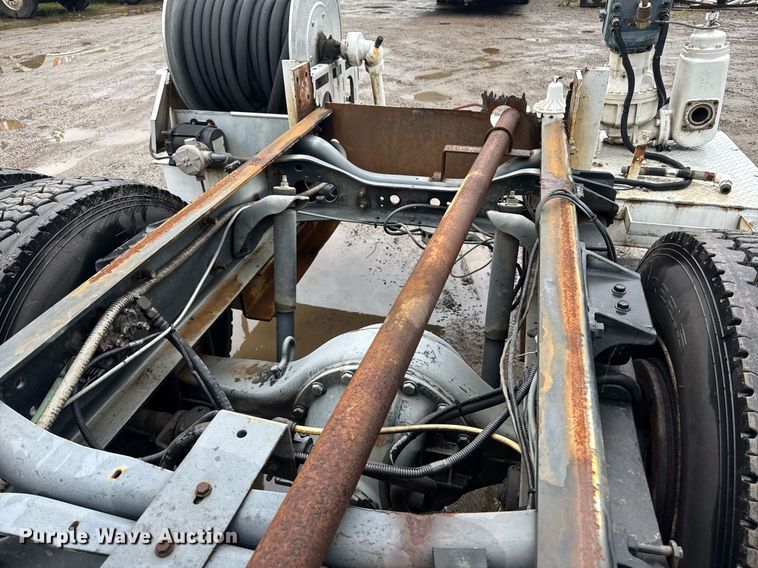 image for item DW1949 2006 Ford F750 Super Duty truck cab and chassis