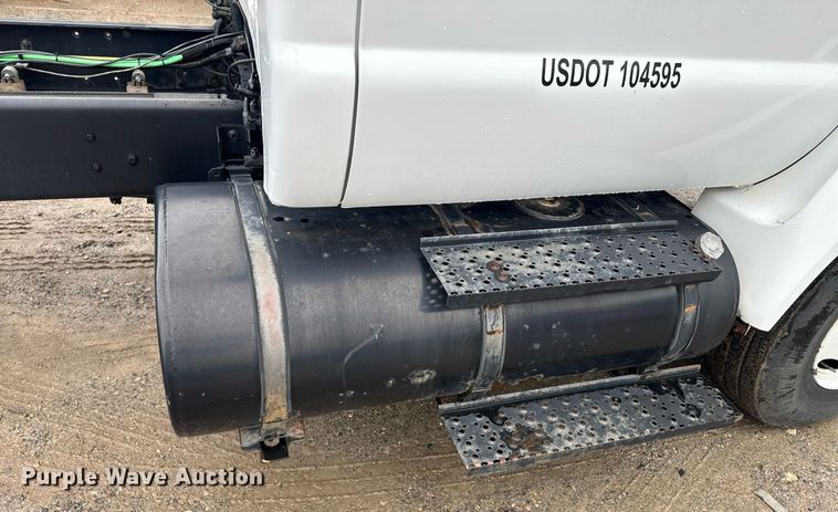 image for item DW1949 2006 Ford F750 Super Duty truck cab and chassis