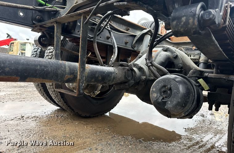 image for item DW1949 2006 Ford F750 Super Duty truck cab and chassis