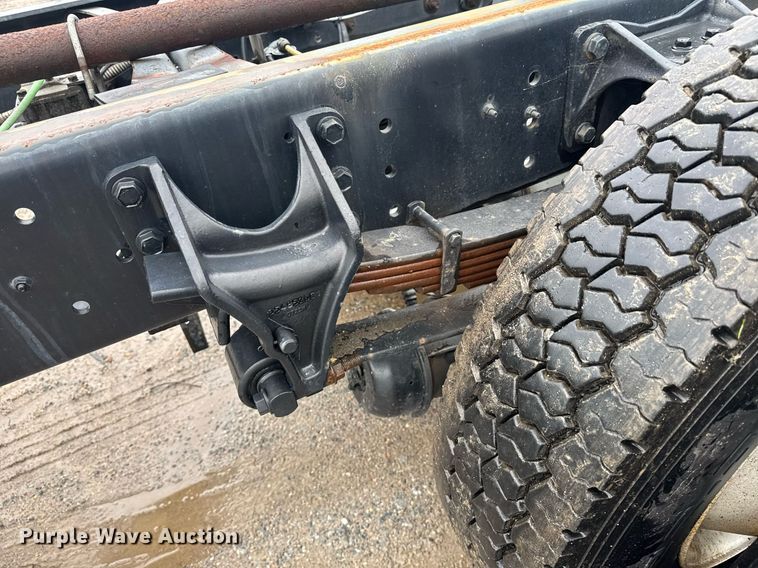 image for item DW1949 2006 Ford F750 Super Duty truck cab and chassis