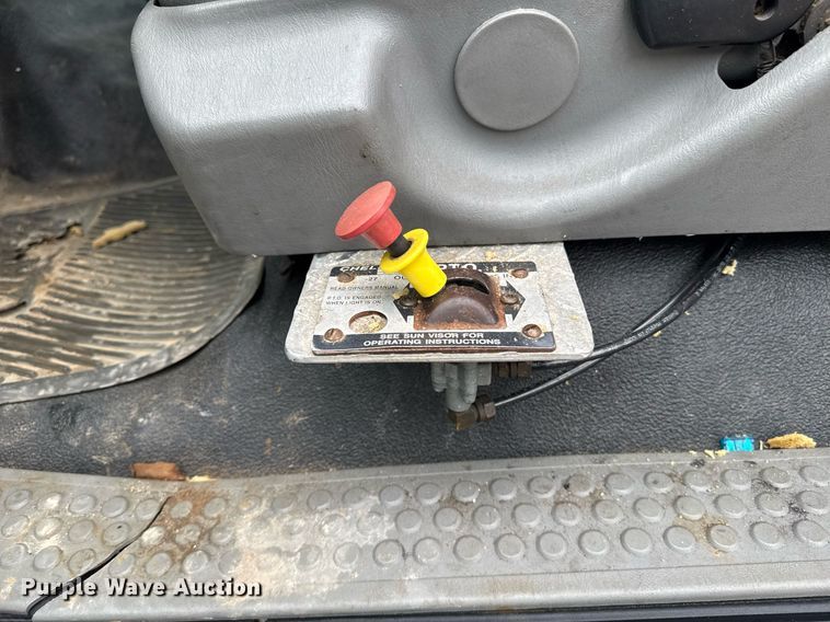 image for item DW1949 2006 Ford F750 Super Duty truck cab and chassis