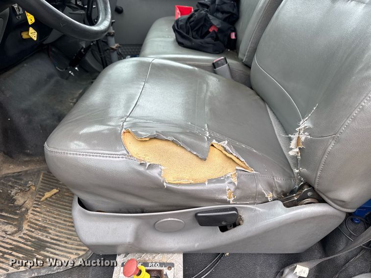 image for item DW1949 2006 Ford F750 Super Duty truck cab and chassis