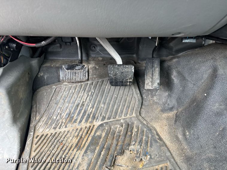 image for item DW1949 2006 Ford F750 Super Duty truck cab and chassis