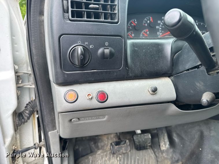 image for item DW1949 2006 Ford F750 Super Duty truck cab and chassis