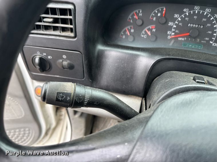 image for item DW1949 2006 Ford F750 Super Duty truck cab and chassis