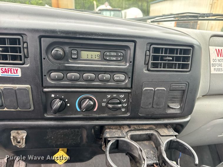 image for item DW1949 2006 Ford F750 Super Duty truck cab and chassis