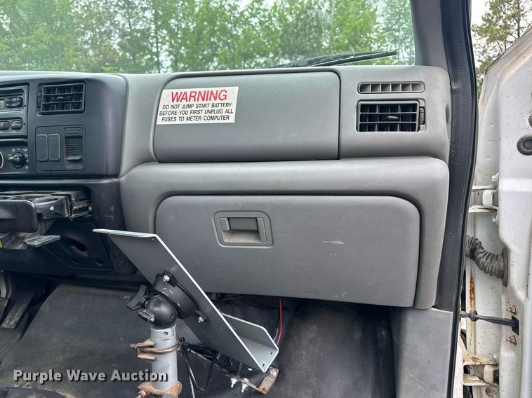 image for item DW1949 2006 Ford F750 Super Duty truck cab and chassis