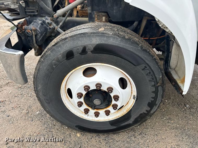 image for item DW1949 2006 Ford F750 Super Duty truck cab and chassis