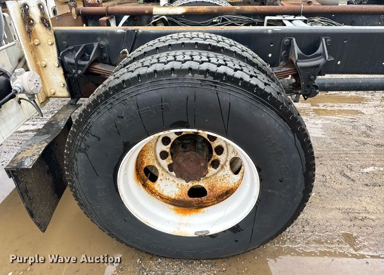 image for item DW1949 2006 Ford F750 Super Duty truck cab and chassis