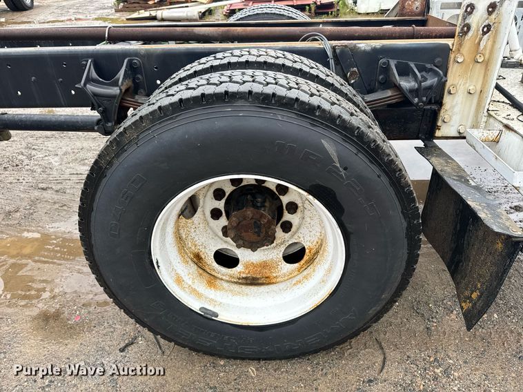 image for item DW1949 2006 Ford F750 Super Duty truck cab and chassis