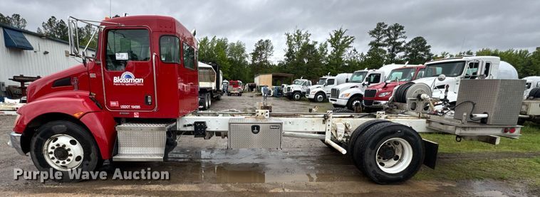 image for item DW1950 2017 Kenworth T370 truck cab and chassis