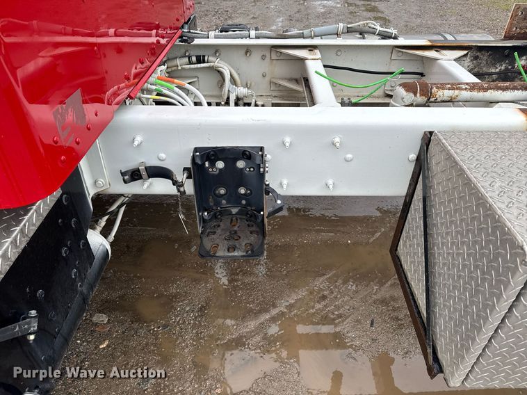 image for item DW1950 2017 Kenworth T370 truck cab and chassis