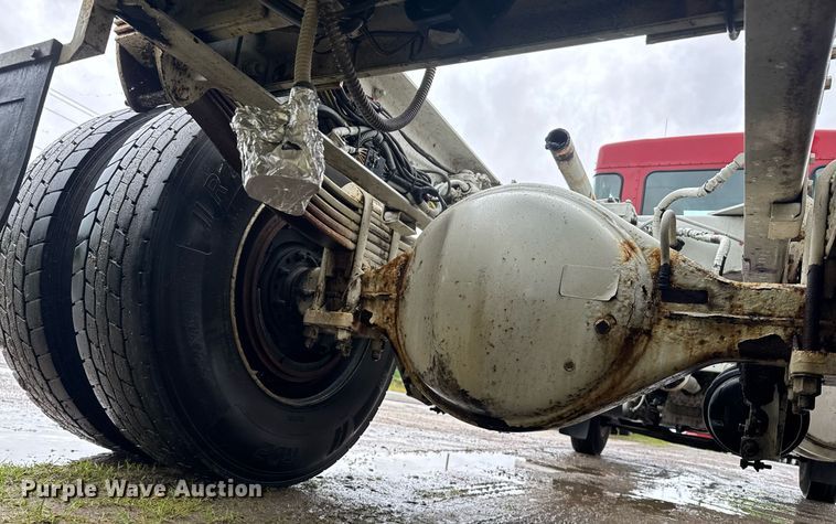 image for item DW1950 2017 Kenworth T370 truck cab and chassis