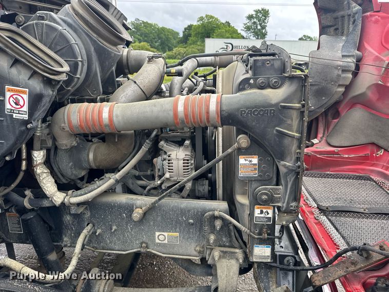 image for item DW1950 2017 Kenworth T370 truck cab and chassis