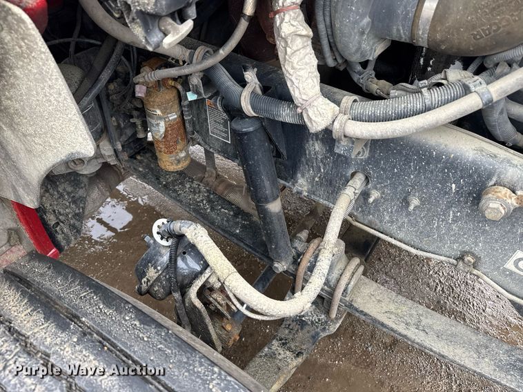 image for item DW1950 2017 Kenworth T370 truck cab and chassis