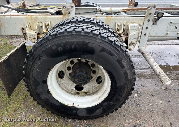 image for item DW1950 2017 Kenworth T370 truck cab and chassis