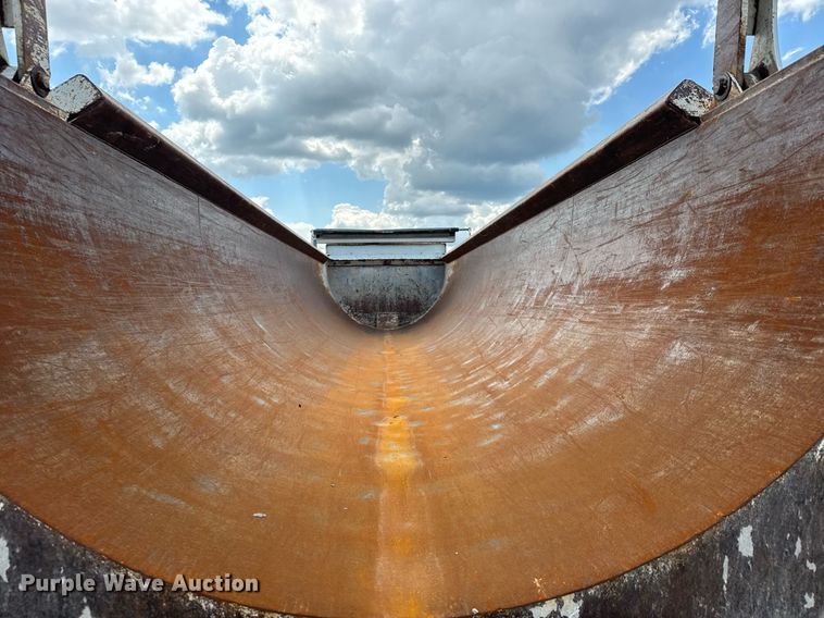 image for item DX8962 2015 Clement Rockstar Plus end dump trailer