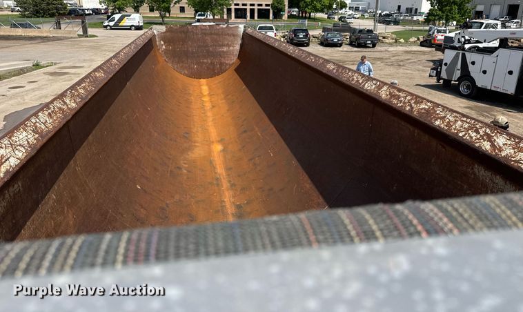 image for item DX8962 2015 Clement Rockstar Plus end dump trailer