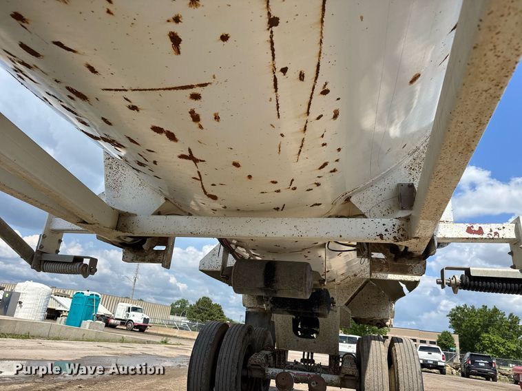 image for item DX8962 2015 Clement Rockstar Plus end dump trailer