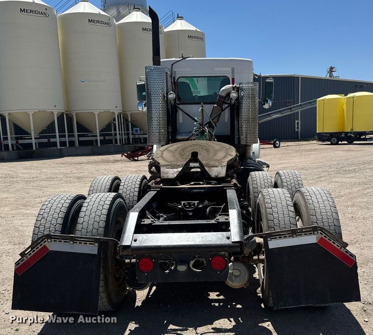 image for item DX8994 2011 Kenworth T800 semi truck