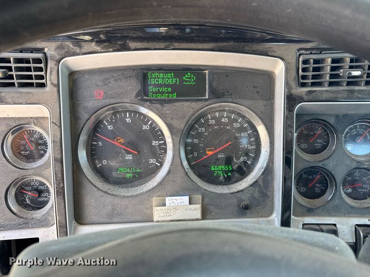 image for item DX8994 2011 Kenworth T800 semi truck