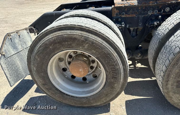 image for item DX8994 2011 Kenworth T800 semi truck