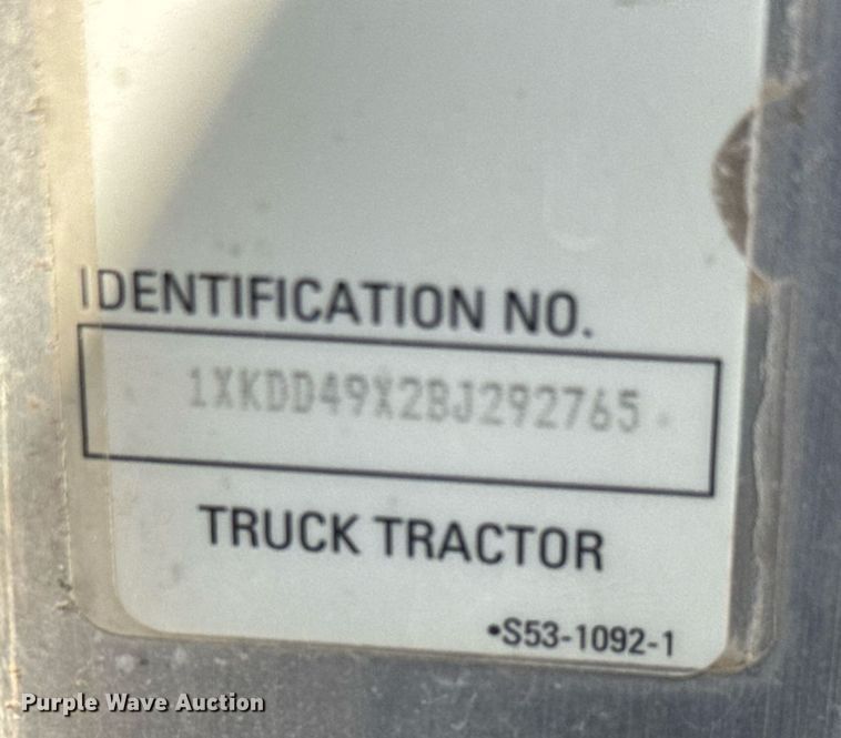 image for item DX8994 2011 Kenworth T800 semi truck