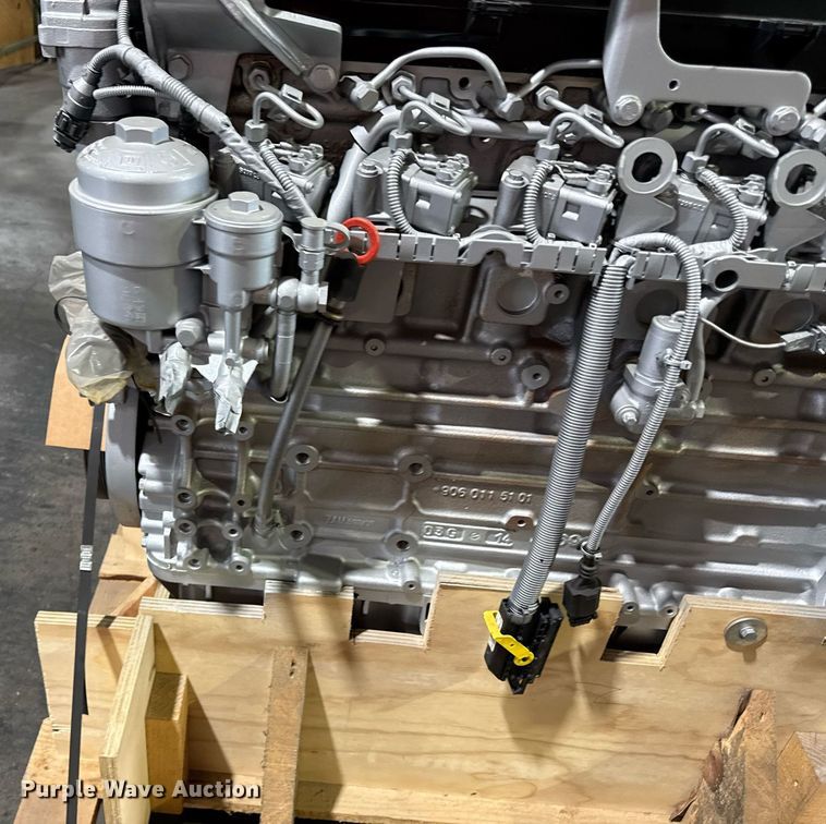 image for item DZ4131 Mercedes Benz MBE 902 engine