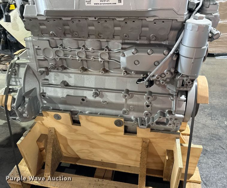 image for item DZ4131 Mercedes Benz MBE 902 engine