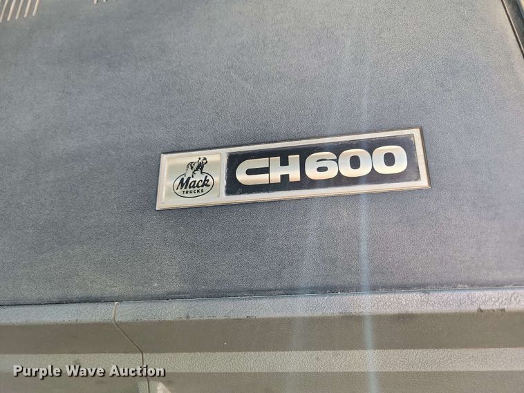 image for item EA2446 1997 Mack CH613 semi truck