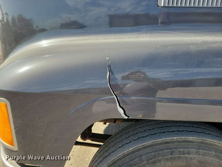 image for item EA2446 1997 Mack CH613 semi truck