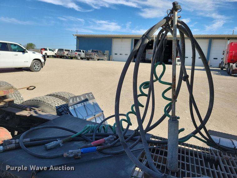 image for item EA2446 1997 Mack CH613 semi truck