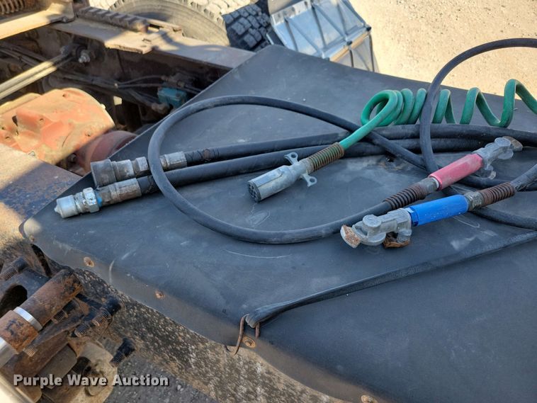 image for item EA2446 1997 Mack CH613 semi truck