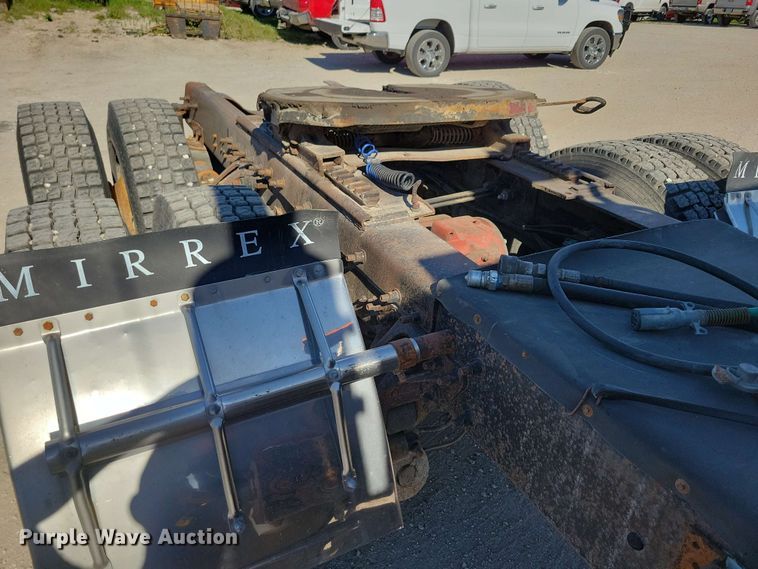 image for item EA2446 1997 Mack CH613 semi truck