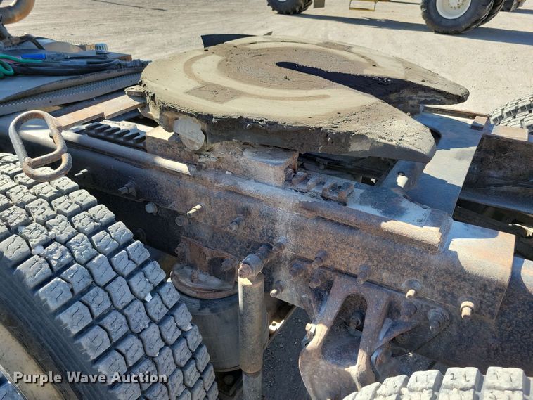 image for item EA2446 1997 Mack CH613 semi truck