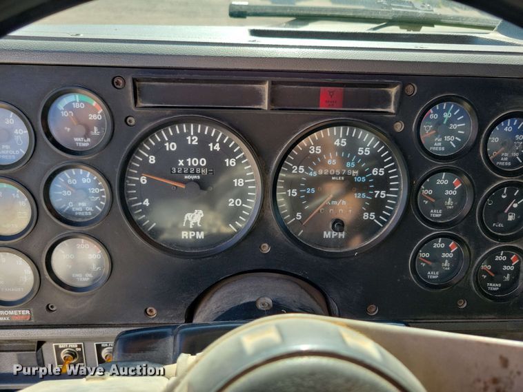 image for item EA2446 1997 Mack CH613 semi truck