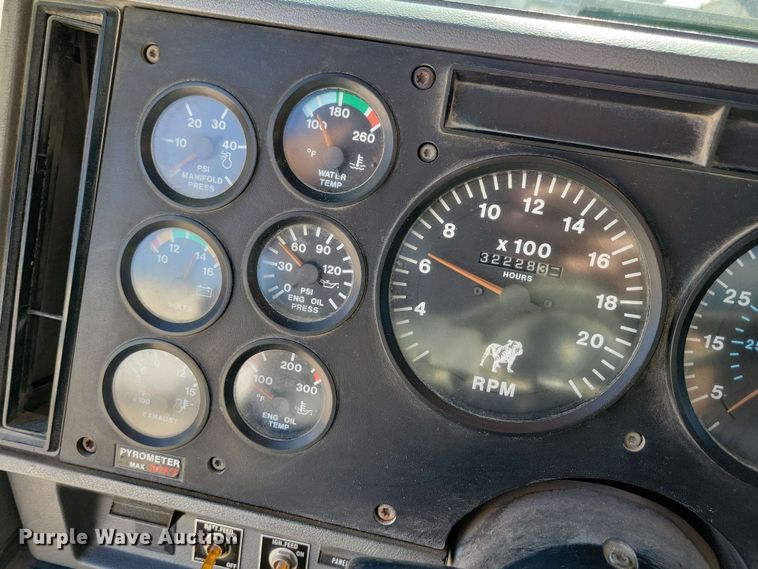 image for item EA2446 1997 Mack CH613 semi truck