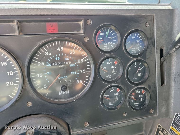 image for item EA2446 1997 Mack CH613 semi truck