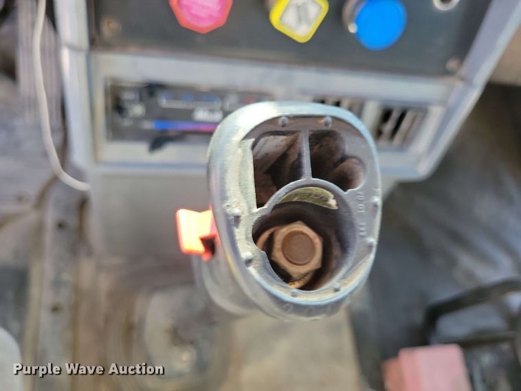 image for item EA2446 1997 Mack CH613 semi truck