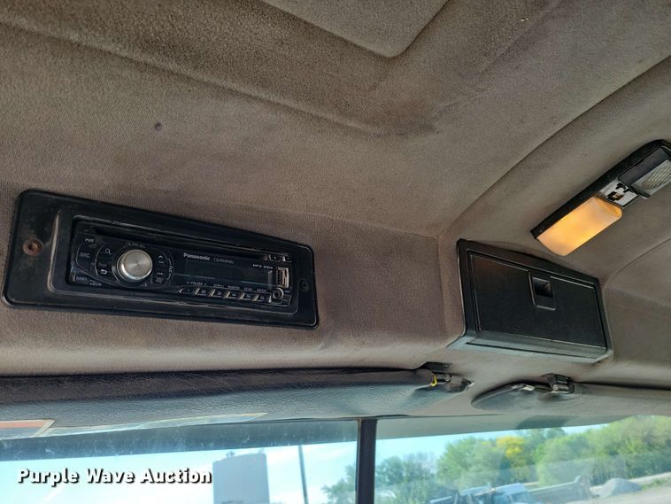 image for item EA2446 1997 Mack CH613 semi truck